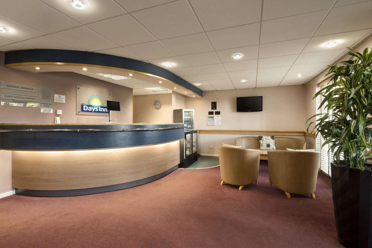 Days Inn Hotel Bradford - Leeds Брайтхаус Экстерьер фото