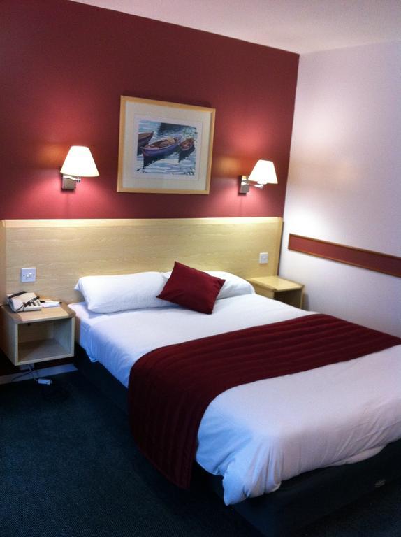 Days Inn Hotel Bradford - Leeds Брайтхаус Номер фото